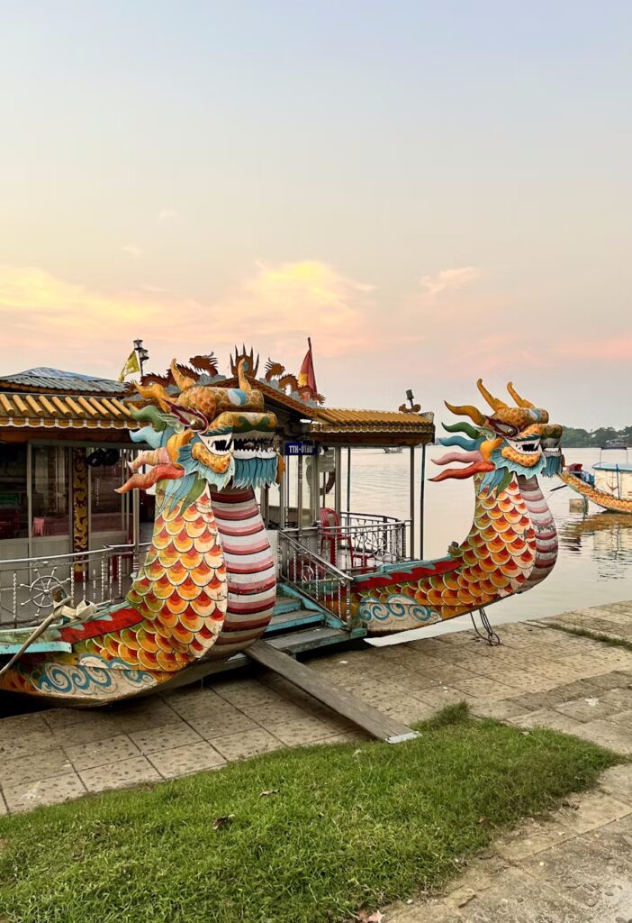 photo-1713685714933-21df445dd6a5