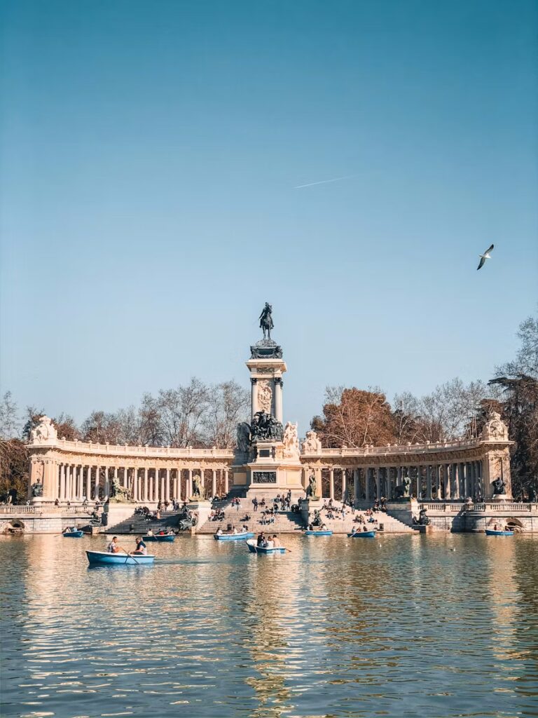 photo-1585164917700-1702b3efba11