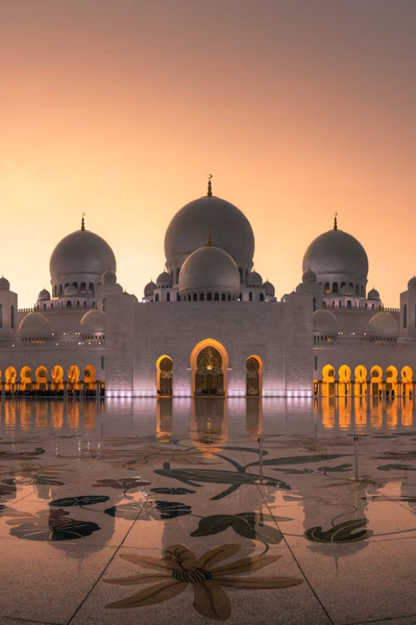 photo-1584551246679-0daf3d275d0f